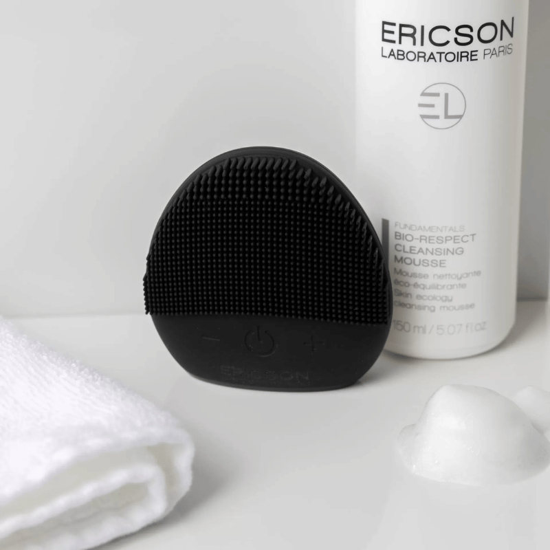 Vibruojantis silikoninis veido odos šveitimo šepetėlis // Novapeel [AHA] Vibra-Sonic Exfoliating Brush